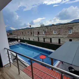  Resort Unique