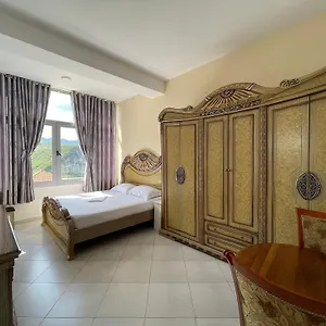  Hotel Latifi
